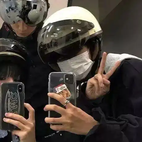 头像爱与遗憾,各掺半