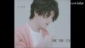 论飒飒是如何把黑煤球头上的花给剪断的