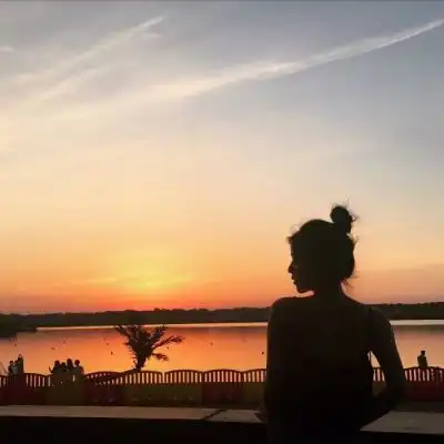 愿多年后你还会不经意间想起我
