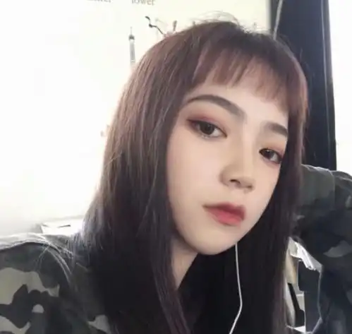男生要是暗恋你,其实有4个证据,中2个你就该懂他的心思了