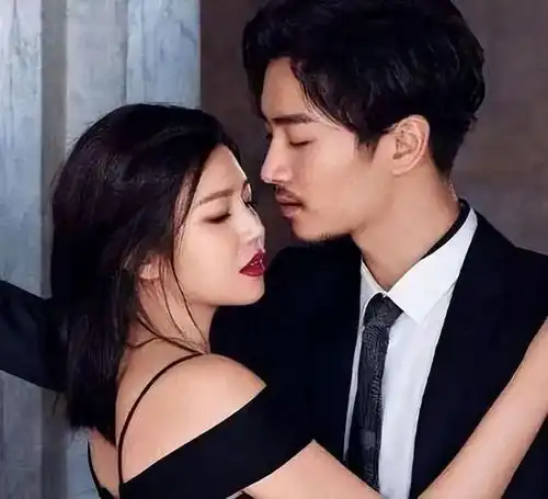 陈晓再次曝出新消息,有亲妈陪同心情变好,被网友质疑他是妈宝男