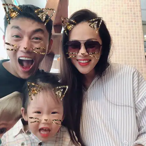 庾澄庆妻子拼二胎儿子57岁哈林还要当爸爸网友心疼他大儿子