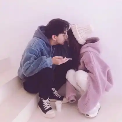 情侣头像唯美,你的心只给我一人我会好好守护它