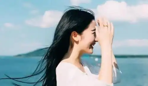 一个男人真正放不下一个女人,就会是这个样子,细节骗不了人