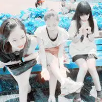 三个姐妹一张的女生的头像