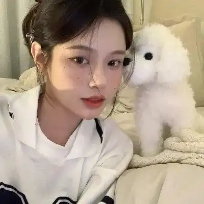 男女生抱狗头像,抱狗狗的真人头像