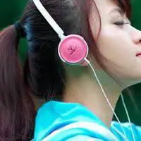 耳机听歌的女生头像微信头像图片大全
