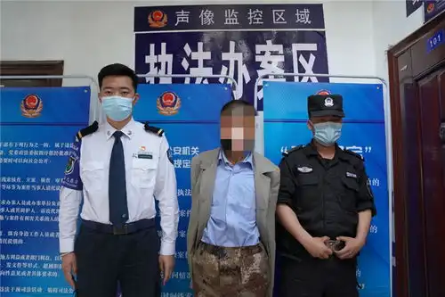 拘留10天男子在昆明地铁车厢内抽烟大声喧哗播放歌曲