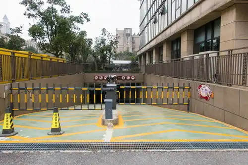 地下车库出入口