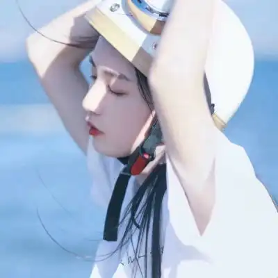我们一直都在努力微笑,三人闺头真人