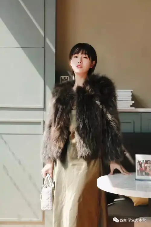川师女神人美气质佳看一眼就让你沦陷的角儿