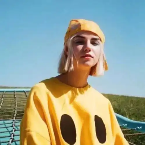 头像人生不能太过圆满,求而不得未必是遗憾