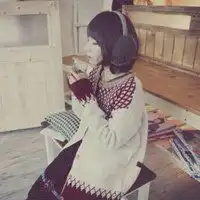 男孩听歌看书头像微信头像图片大全