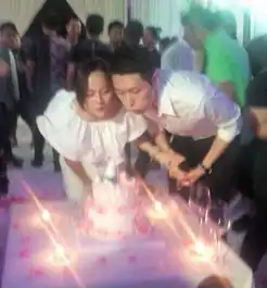 在男朋友28岁生日那天被求婚了我为了房子嫁给了我不爱的人