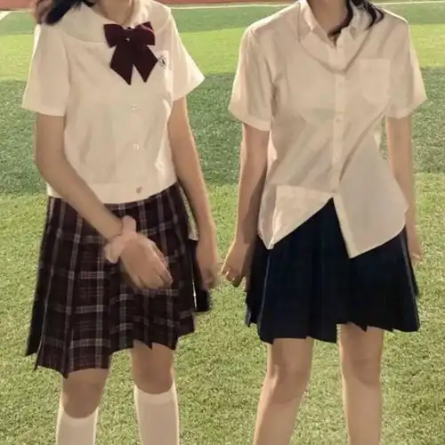 女生头像女孩子闺蜜头像,陪伴在身边的还是从小玩到大的她