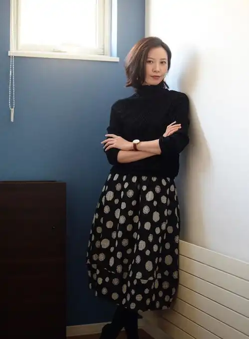 女人30岁后怎么穿简约高级又精致优雅的穿搭,学会美得很有尊严