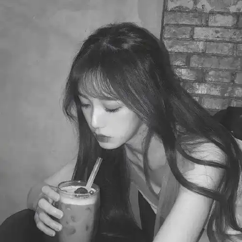 那些反复拉黑的人,一定是爱而不得