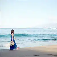 海边空寂伤感女生头像,听海哭的声音一个人哭泣