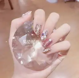 仙气十足的blingbling亮片美甲,人见人爱少女心爆棚了