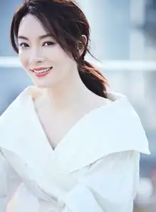 组图陈数晒美照庆祝41岁生日身材纤细面容姣好