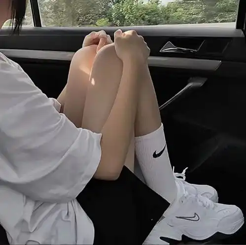 不露脸部位头像,如果我写不出温柔漂亮的句子,你能不能看看我温柔的心