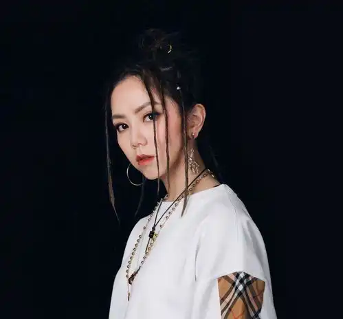 他让剧组停工等6个月,拍戏还用8个替身,却没人敢说他耍大牌