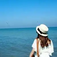 qq海洋系头像在海边的女生意境头像