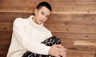 一个专情的男演员,结婚5年越来越红了,大6岁老婆被宠得像少女