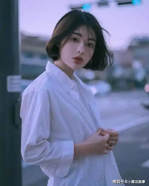 给女友晚安的句子快乐的方式有很多种,最直接的就是见到你