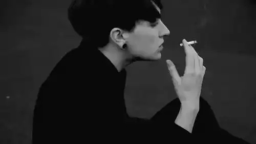 真正爱过你的男人,才会在分手后有这4个举动,不爱装不出来