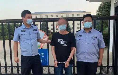 醉酒男子拒戴口罩乘车殴打公交司机还挥刀恐吓被刑拘