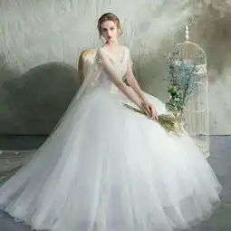 婚纱礼服秀禾出租专业新娘跟妆大型团体妆