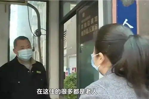 限期离境北京一外籍男子拒隔离不戴口罩,嫌限制自由私拆报警器