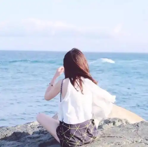 一顿饭局后,我成为女上司的情人,听到她的一句话我无地自容