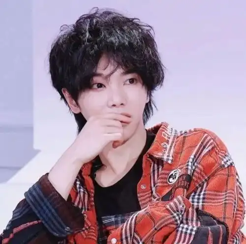 华晨宇壁纸一起回顾那些hcy148成员的神仙live,你更喜欢哪个