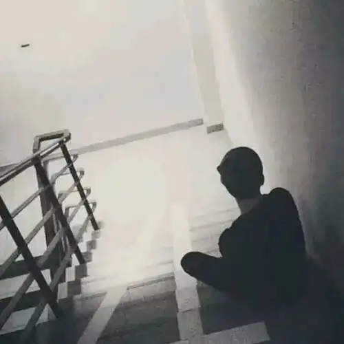 在恋爱中缺爱的一方会有什么表现