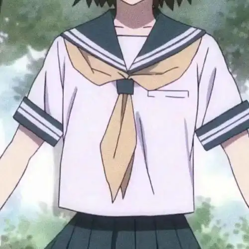 头像曾以为校服是种约束后来才知那是最无忧无虑的日子