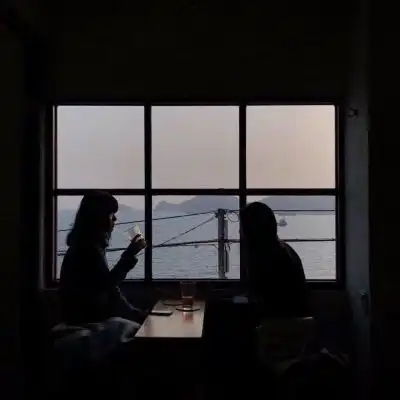 ins朋友圈背景图暗色系