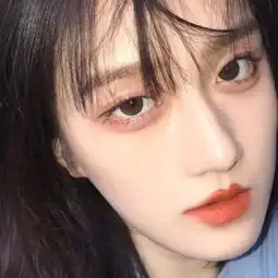 最新网红脸女生头像大眼睛