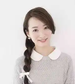 长发扎成这样,一分钟变漂亮