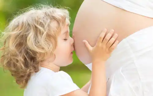 金唯儿准妈妈妊娠期百科全说