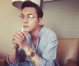 胡歌霍建华杨洋井柏然男星戴眼镜谁气质最独特