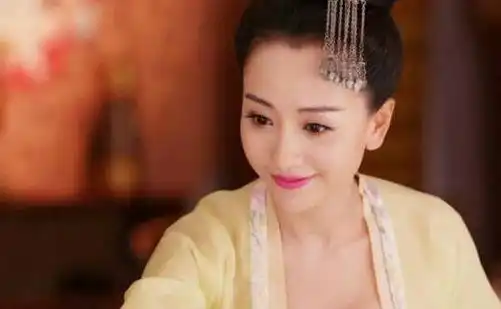 拍戏只是无聊,颁奖都不怎么去,出道多年被粉丝称最佛系女星