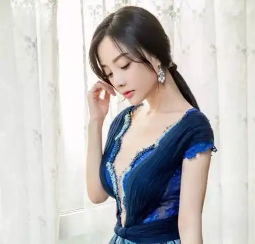 这么扎头发脸能小一圈杨紫baby抛开发型原来脸这么大