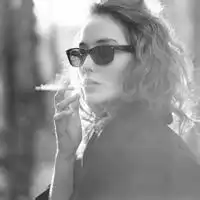 三人闺蜜头像一人一张叼烟