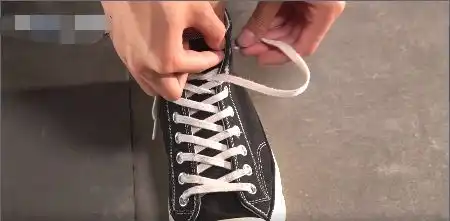 怎样系鞋带看不见鞋带最好有图片