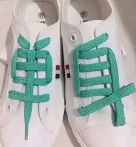 连系个鞋带都是单身
