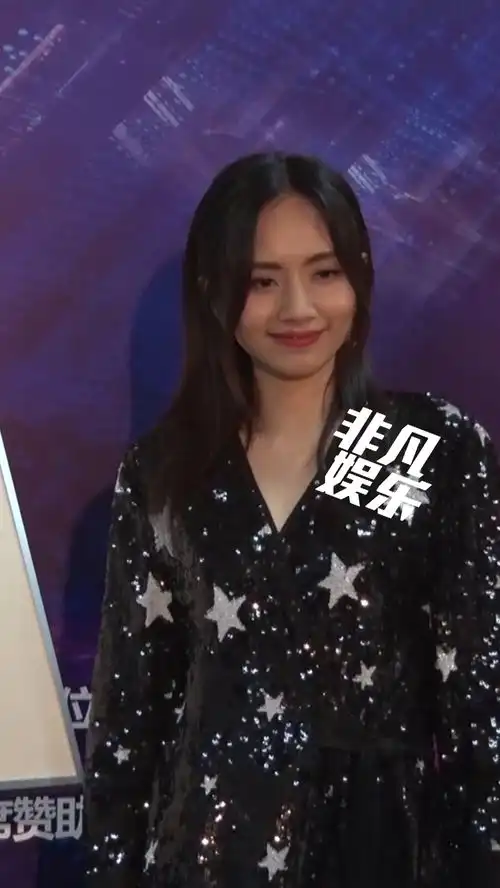 今天是闪闪的黑色系仙女君