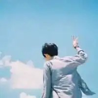 微信头像男生背影剪刀手,男生背对剪刀手头像
